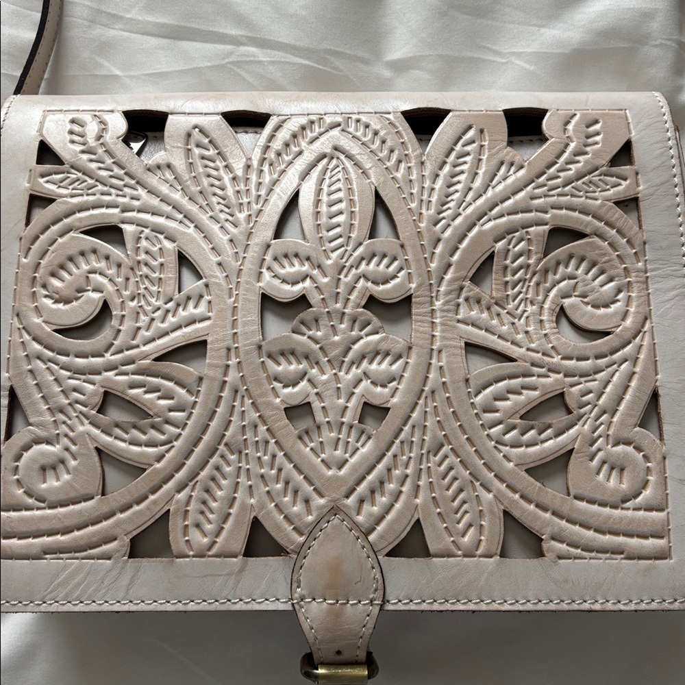 Patricia Nash Leather Salandra Flap Crossbody Natural White Cutout - Picture 3 of 12